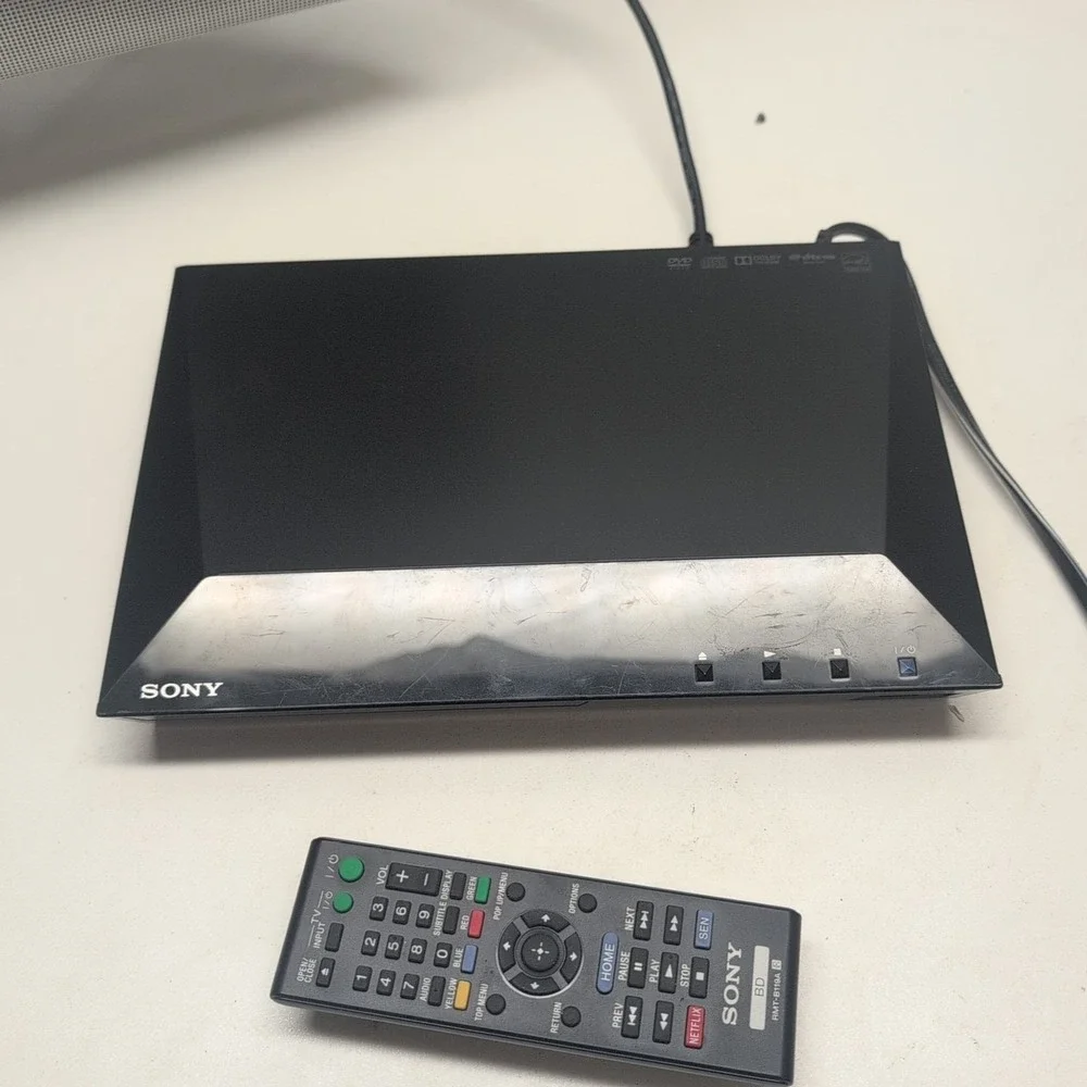 Sony BDP-S1100 Blu Ray DVD Player w/ HDMI Cable and‎ Remote Control
